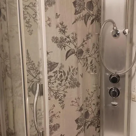 Cozy Economy For 2 Persons At The Shopping Area Διαμέρισμα